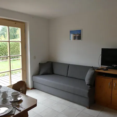 Max Fegg Apartament *